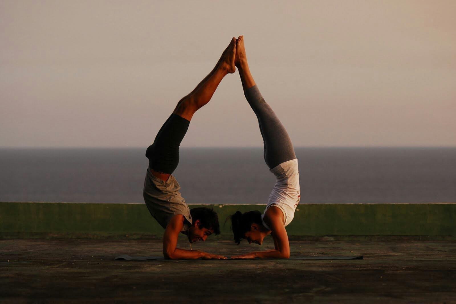 EL YOGA UNA FORMA DE VIDA Y SALUD